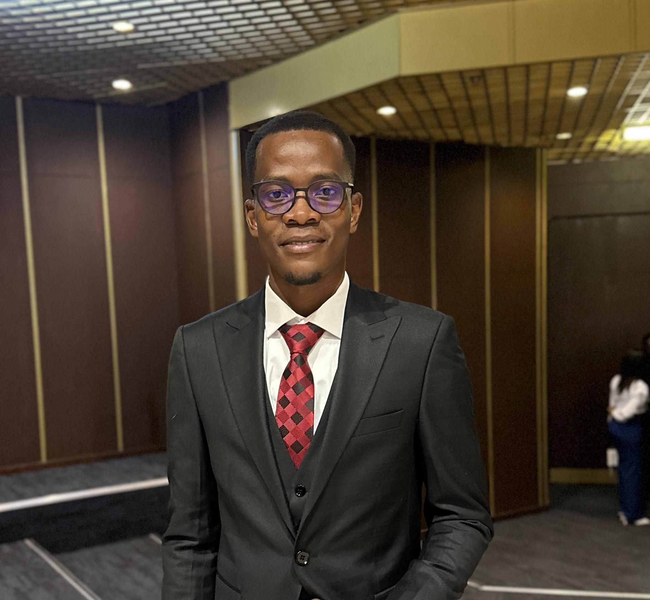 Andile Mbele